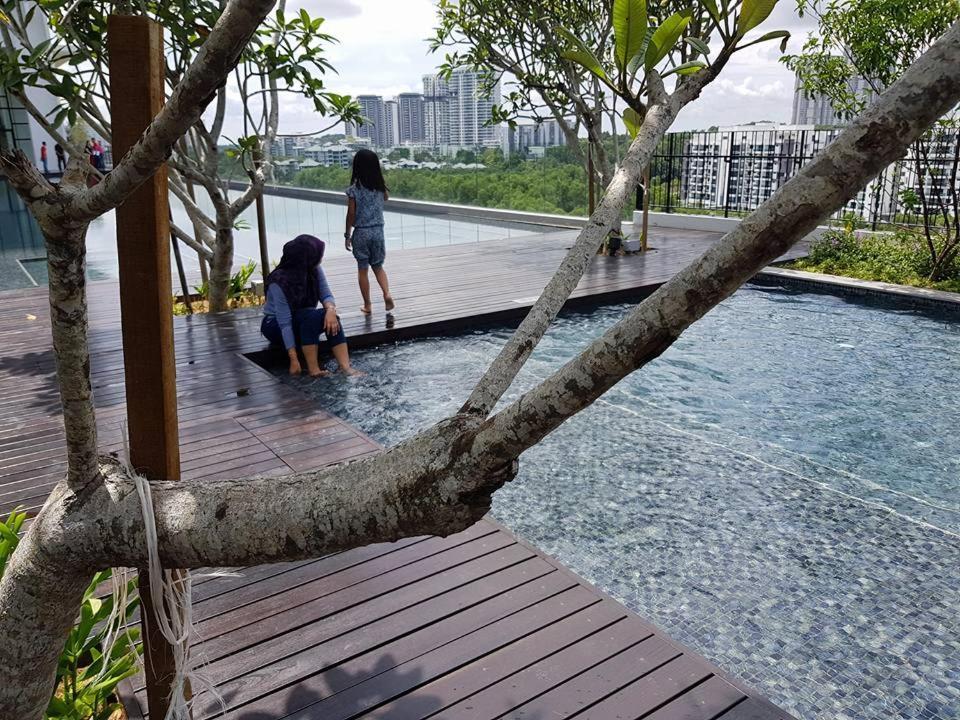 Mycozysoho With Excellent Swimming Pool View Leilighet Cyberjaya Eksteriør bilde