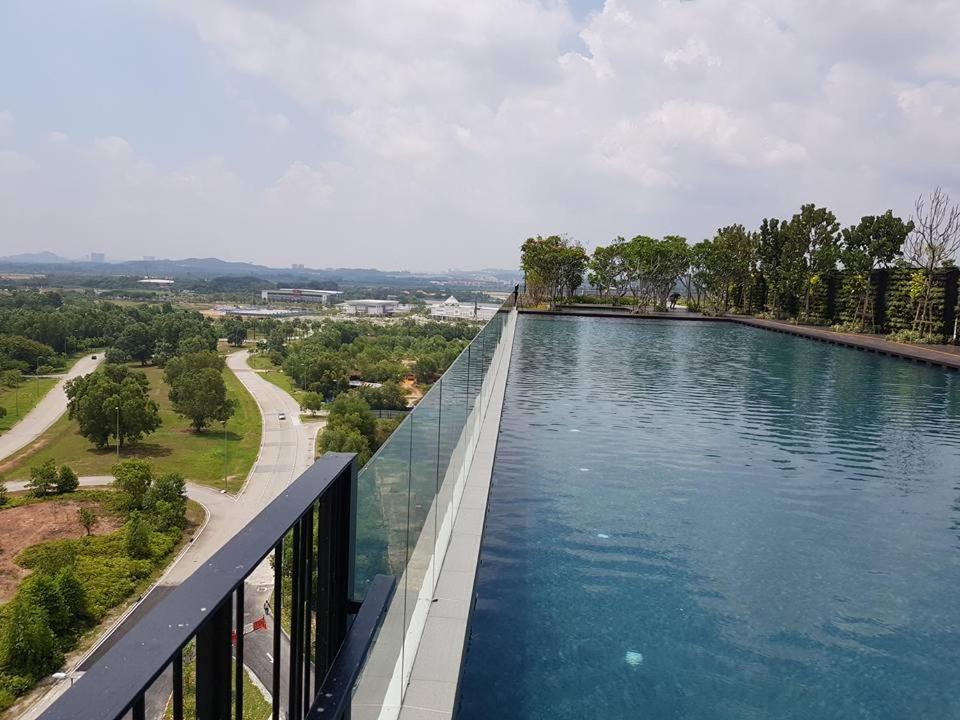 Mycozysoho With Excellent Swimming Pool View Leilighet Cyberjaya Eksteriør bilde